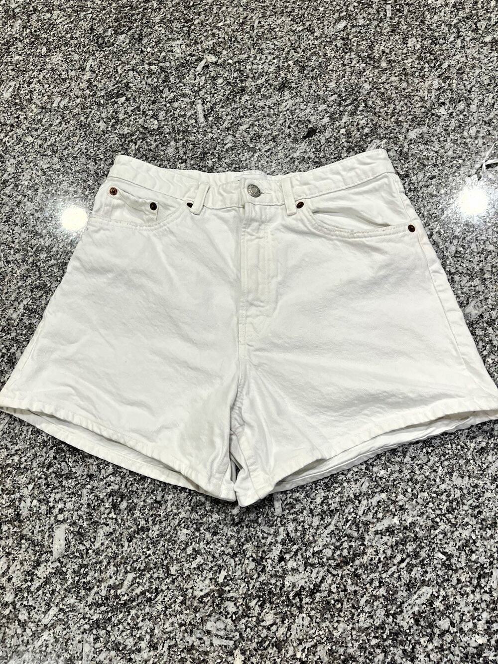 ZARA TRF High Rise White Denim Shorts Women’s S 28W 2.5" Inseam 5-Pocket 0010